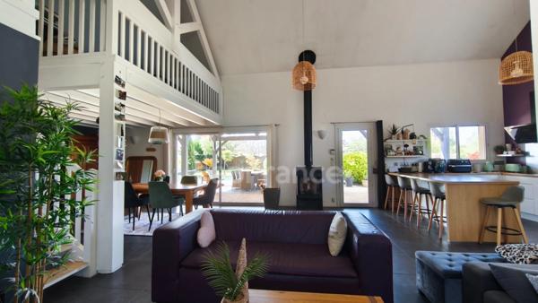 Maison familiale avec piscine sur terrain de 1280 m² SANGUINET