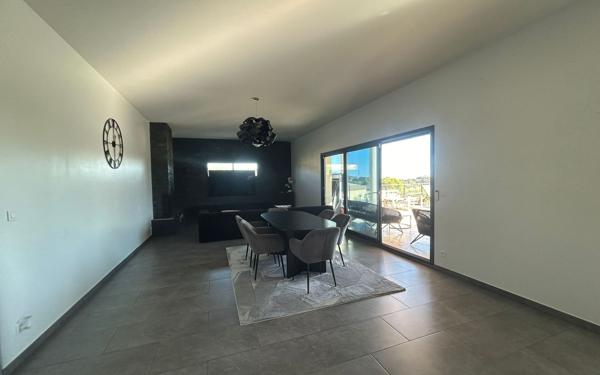 Maison à vendre    6 pièces • 250 m2 Nice