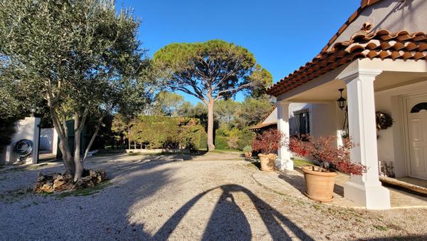 Villa plain-pied Mougins Sud 5 pièces, piscine et jardin