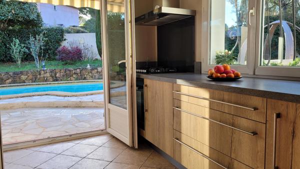 Villa plain-pied Mougins Sud 5 pièces, piscine et jardin