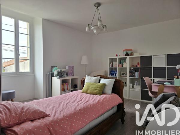 Maison à vendre 6 pièces 165 m² Touvre