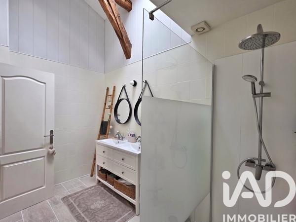 Maison à vendre 6 pièces 165 m² Touvre