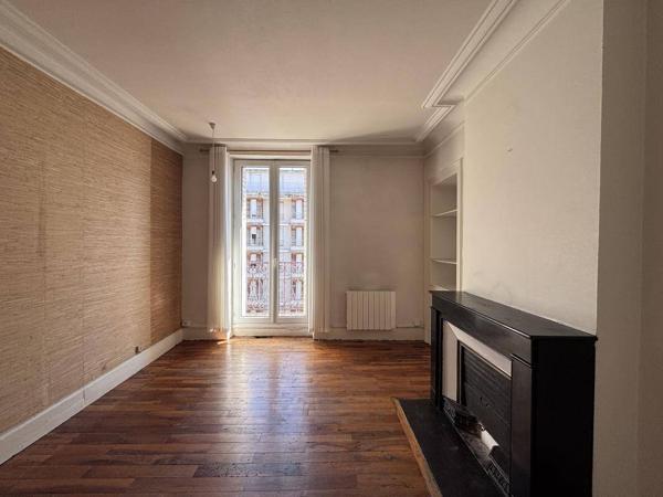 Appartement 2 pièces                                        - 38000 Grenoble Réf : 5036