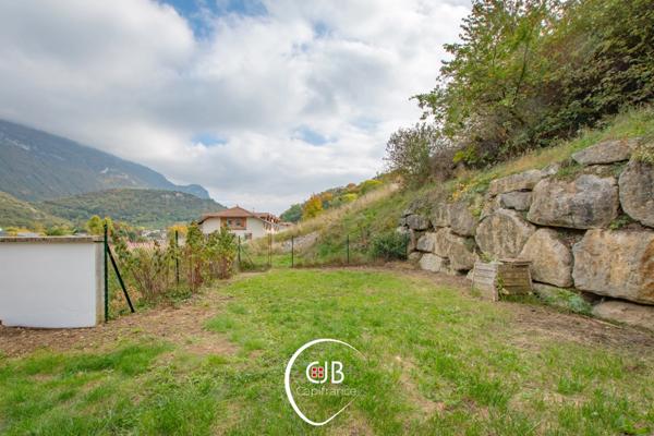 Challes-les-Eaux – Duplex lumineux avec terrasse et jardin