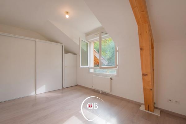 Challes-les-Eaux – Duplex lumineux avec terrasse et jardin