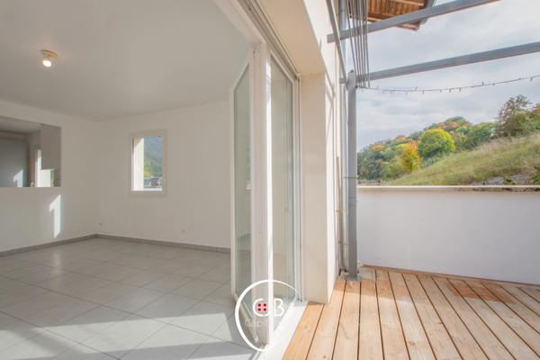 Challes-les-Eaux – Duplex lumineux avec terrasse et jardin