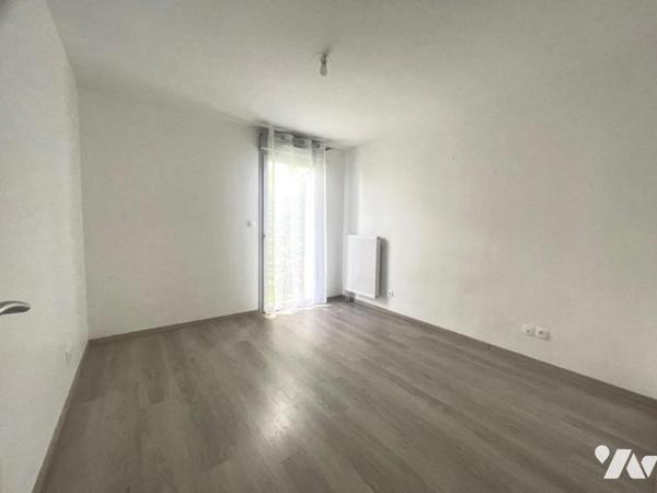 IDEAL INVESTISSEUR BEZANNES appartement en rez-de-jardin de type deux pièces principales, 50 m² su