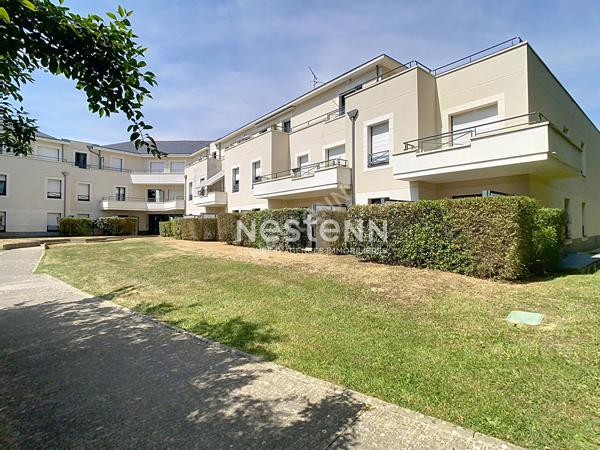 A VENDRE A AVRILLE - APPARTEMENT 2 CHAMBRES RESIDENCE AVEC ASCENSEUR 2 PLACES DE PARKING