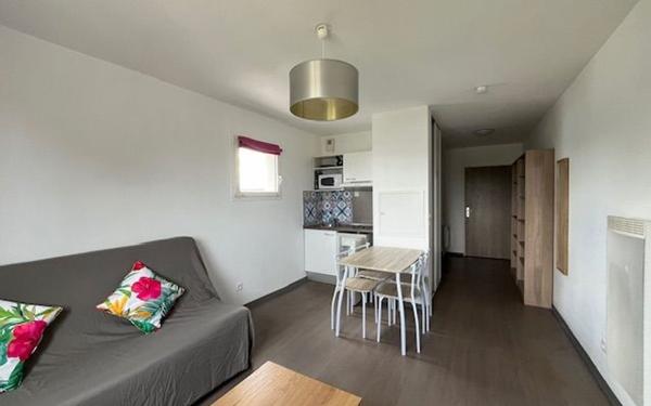 Appartement à louer    1 pièce • 24 m2 Talence