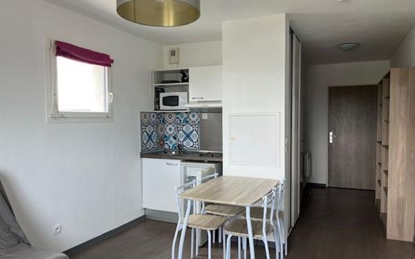 Appartement à louer    1 pièce • 24 m2 Talence