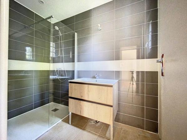 Location Maison 5 pièces 93 m2 à Le Buisson-de-Cadouin