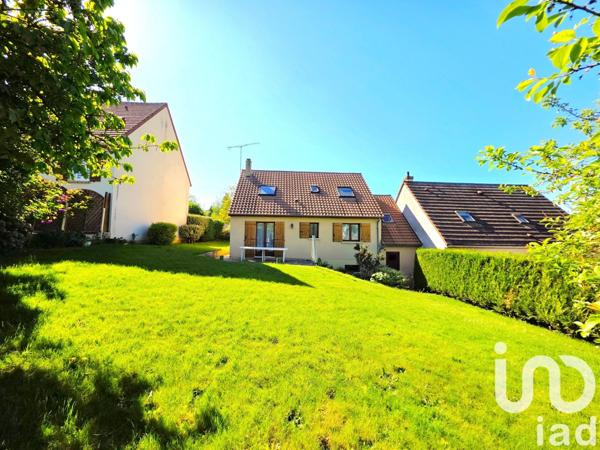 Maison 6 pièces de 101 m² à Auneau-Bleury-Saint-Symphorien (28700)