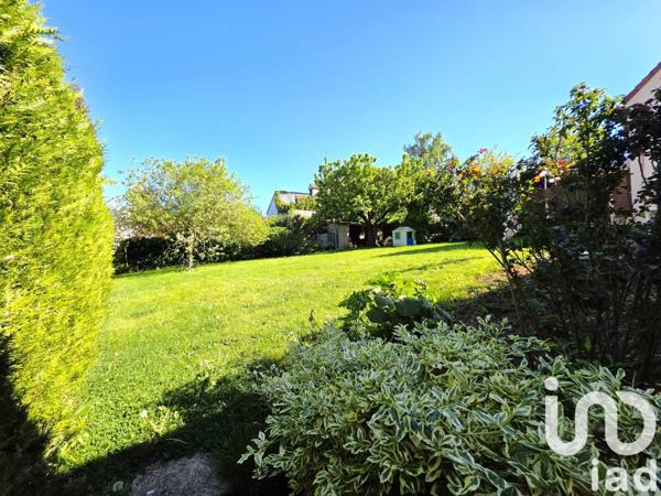 Maison 6 pièces de 101 m² à Auneau-Bleury-Saint-Symphorien (28700)