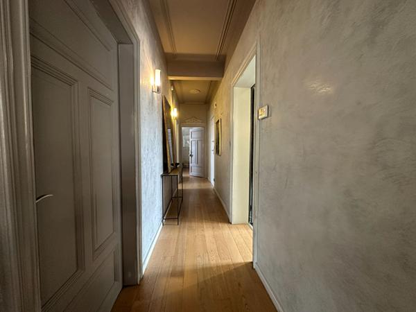 Appartement 5 pièces 143.51 m2