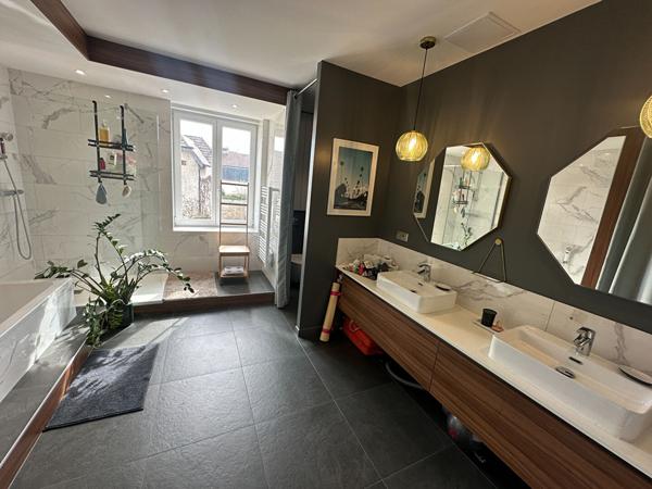 Appartement 5 pièces 143.51 m2