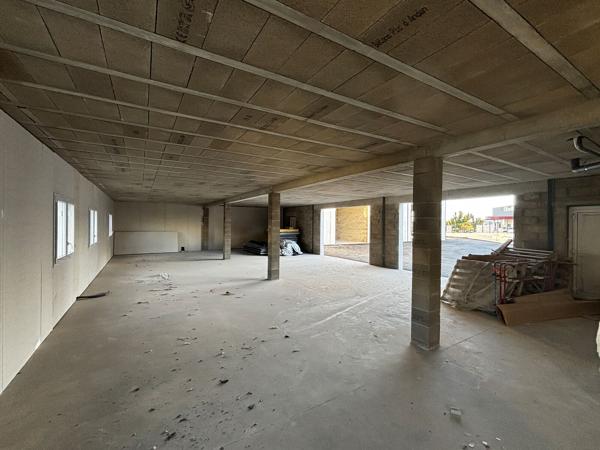 Locaux d'activités/commerces/bureaux - neufs - à louer