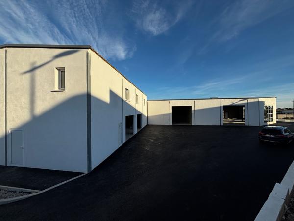 Locaux d'activités/commerces/bureaux - neufs - à louer