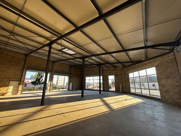 Locaux d'activités/commerces/bureaux - neufs - à louer
