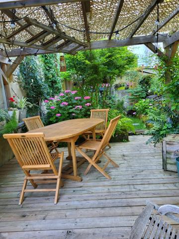 Cinq-Mars-la-Pile (37130) Maison de ville avec jardin intimiste