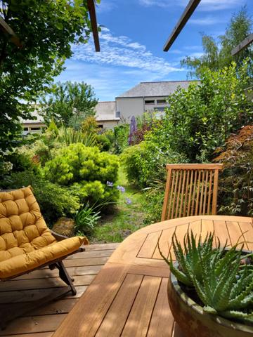 Cinq-Mars-la-Pile (37130) Maison de ville avec jardin intimiste