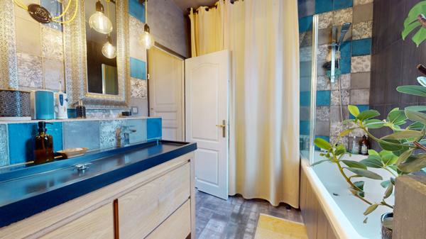 Cinq-Mars-la-Pile (37130) Maison de ville avec jardin intimiste