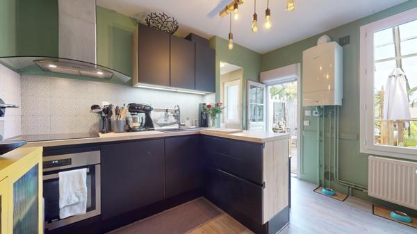 Cinq-Mars-la-Pile (37130) Maison de ville avec jardin intimiste