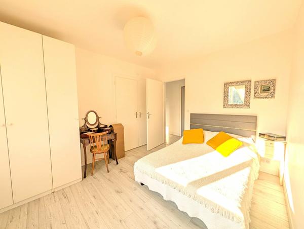 Maison familiale centre-bourg, Lezay 79120