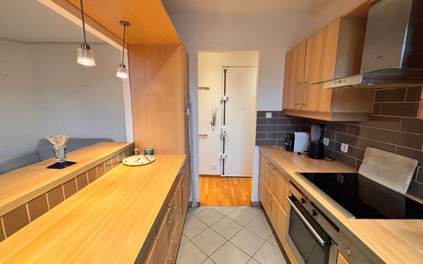 Appartement à vendre    2 pièces • 42,28 m2 Paris 17