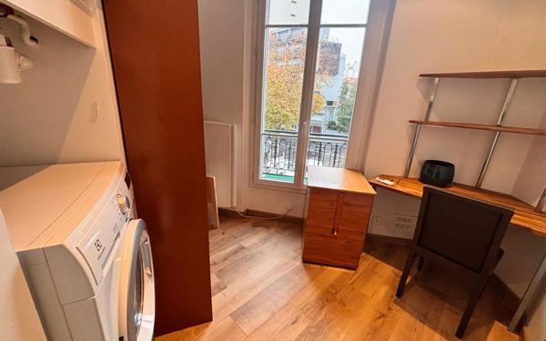Appartement à vendre    2 pièces • 42,28 m2 Paris 17