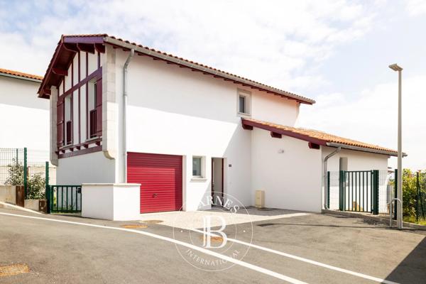 Urrugne, Maison 4 Chambres -  115 m² à vendre