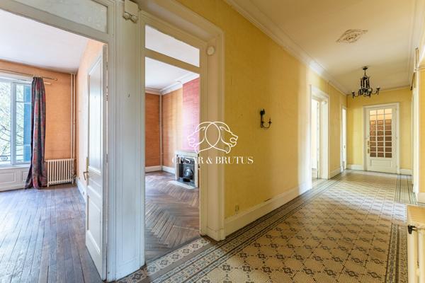 Rare : Appartement bourgeois 6 pièces
