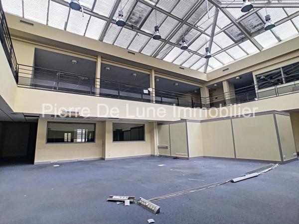 Bureau À vendre 1311 m²
