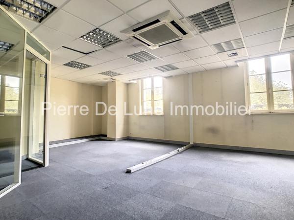Bureau À vendre 1311 m²