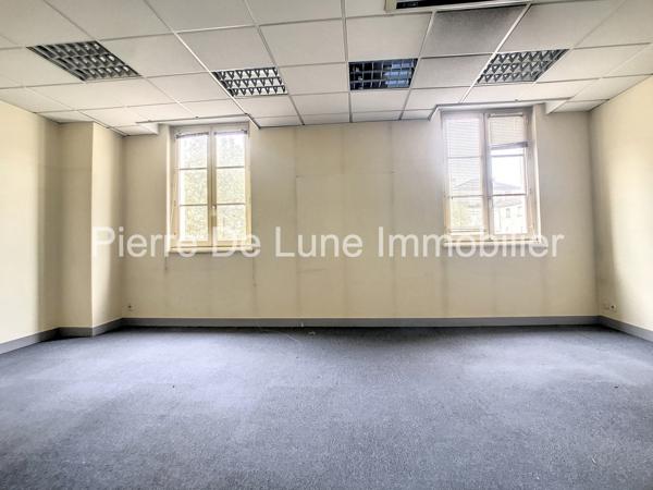 Bureau À vendre 1311 m²