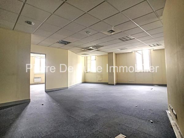 Bureau À vendre 1311 m²