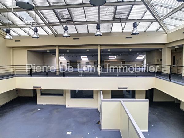 Bureau À vendre 1311 m²