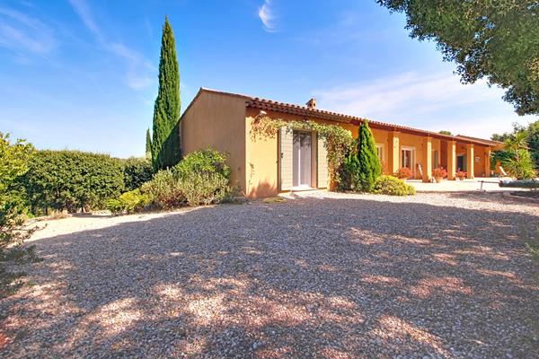 A vendre ! Maison avec VUE à LORGUES 200m² sur 4 000m² de terrain clos