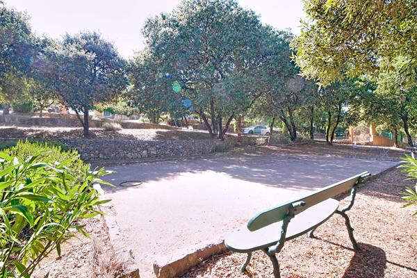 A vendre ! Maison avec VUE à LORGUES 200m² sur 4 000m² de terrain clos