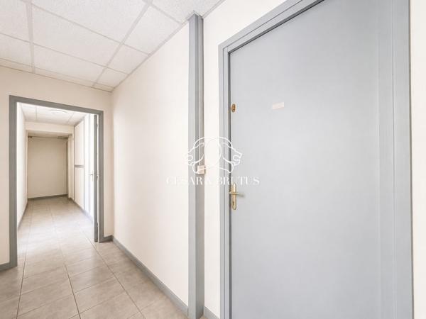 HYPER CENTRE – T2 – 43m² – BON ETAT – AU CALME