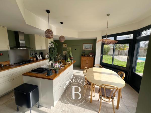 Saint-Cyr-sur-Loire, Maison 4 Chambres  à vendre