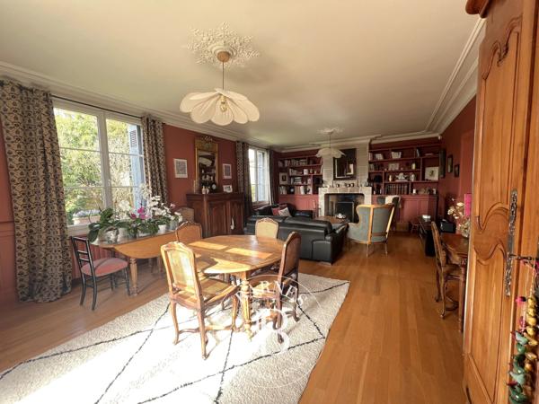 Saint-Cyr-sur-Loire, Maison 4 Chambres  à vendre