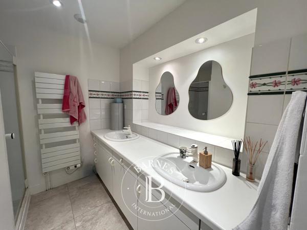 Saint-Cyr-sur-Loire, Maison 4 Chambres  à vendre