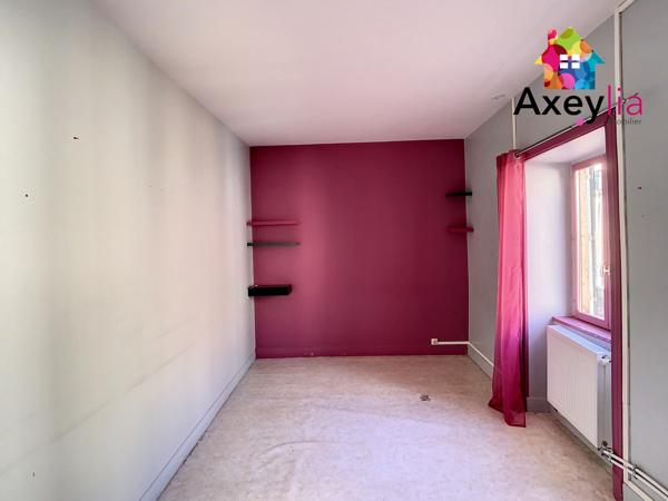 Villemontais (42155) A VENDRE - SECTEUR VILLEMONTAIS - MAISON DE VILLAGE 5 CHAMBRES