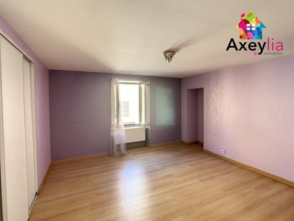 Villemontais (42155) A VENDRE - SECTEUR VILLEMONTAIS - MAISON DE VILLAGE 5 CHAMBRES