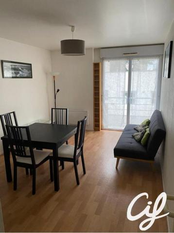 Appartement T2 NANTES Hauts-Pavés - 38 m2  746 Euros