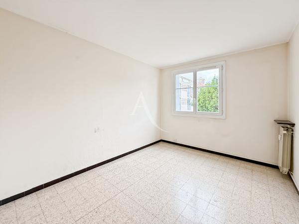 A VENDRE T3 avec extérieur, cave et garage - Secteur Saint-Barnabé 13012 Marseille