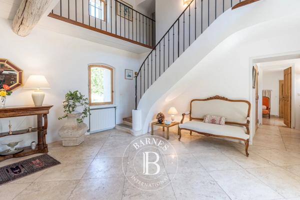 Aix-en-Provence, Maison 5 Chambres -  330 m² à vendre
