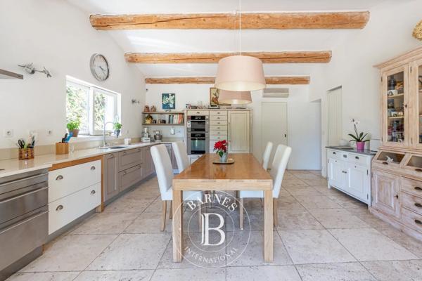 Aix-en-Provence, Maison 5 Chambres -  330 m² à vendre