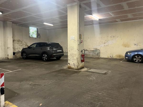 Place de parking couverte Hyper Centre Saint - Aubin , Toulouse