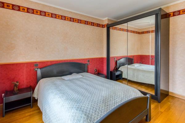 Maison familiale avec piscine, quartier Vennes